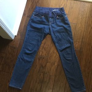 Gap always skinny maternity jeans size 29/8